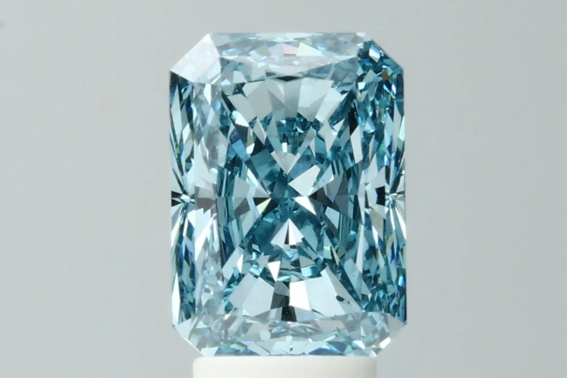 LGD Cut Cornered Rectangular Modified Brilliant 3,98 ct