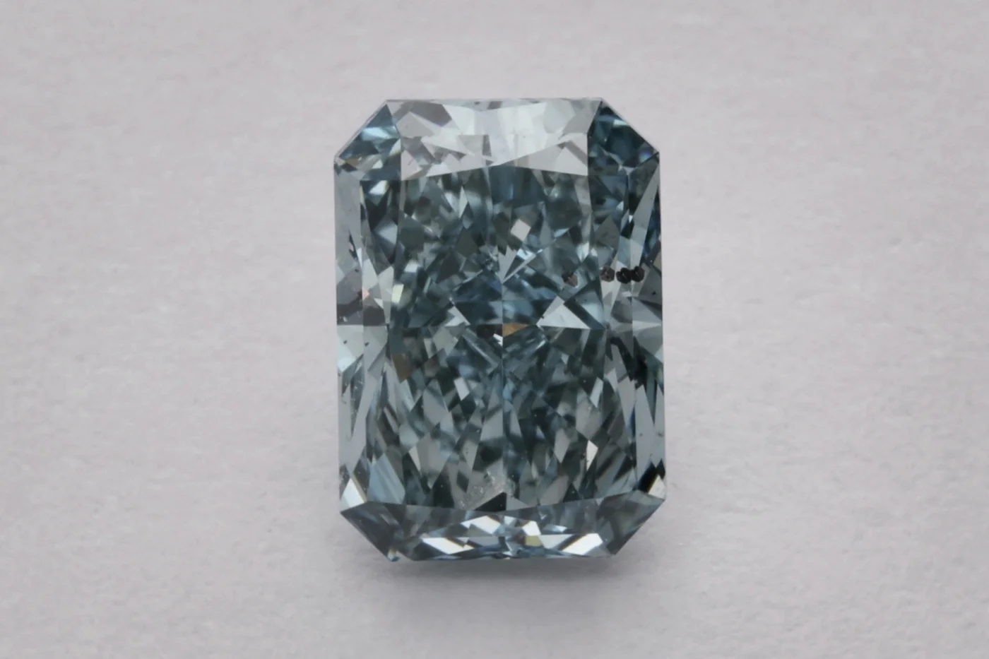 LGD Cut Cornered Rectangular Modified Brilliant 0,85 ct LGD Cut Cornered Rectangular Modified Brilliant 0,85 ct