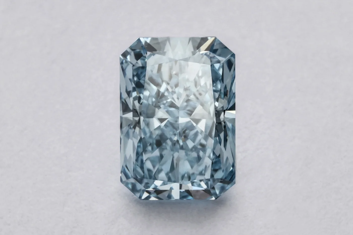LGD Cut Cornered Rectangular Modified Brilliant 0,76 ct LGD Cut Cornered Rectangular Modified Brilliant 0,76 ct