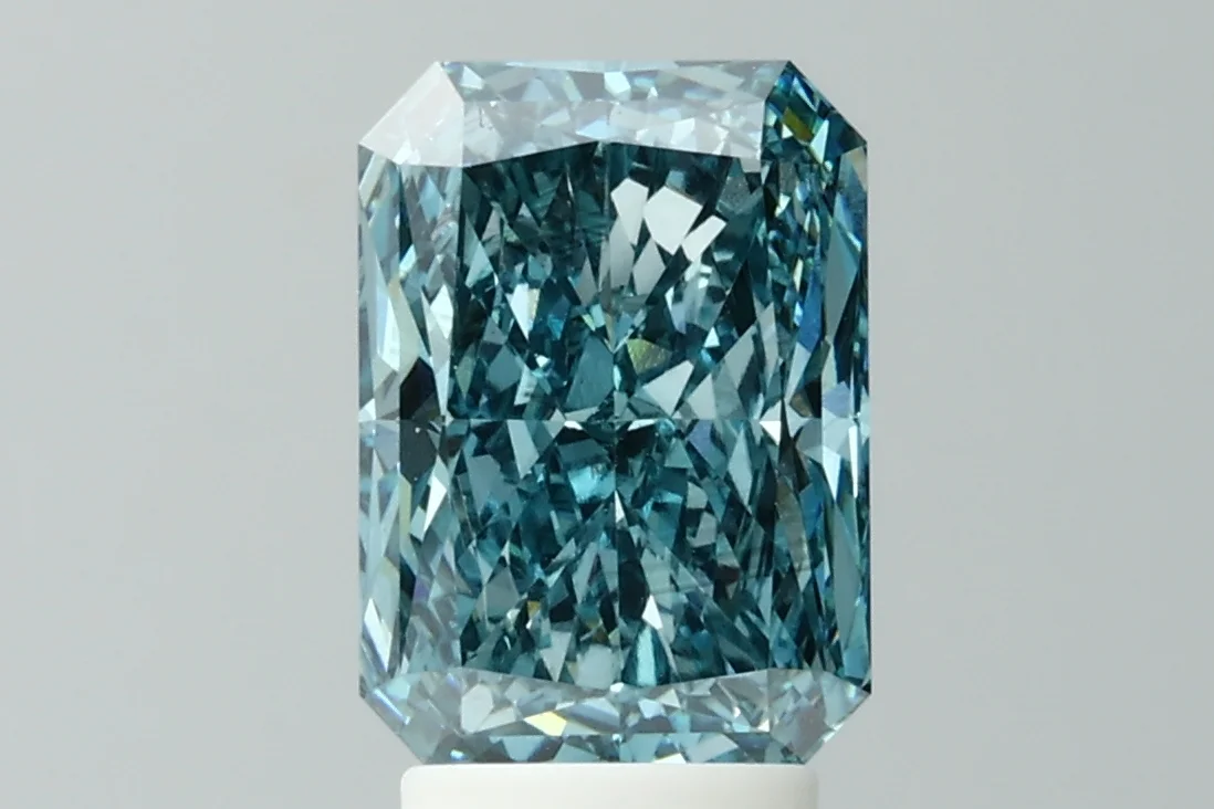 LGD Cut Cornered Rectangular Modified Brilliant 3,24 ct