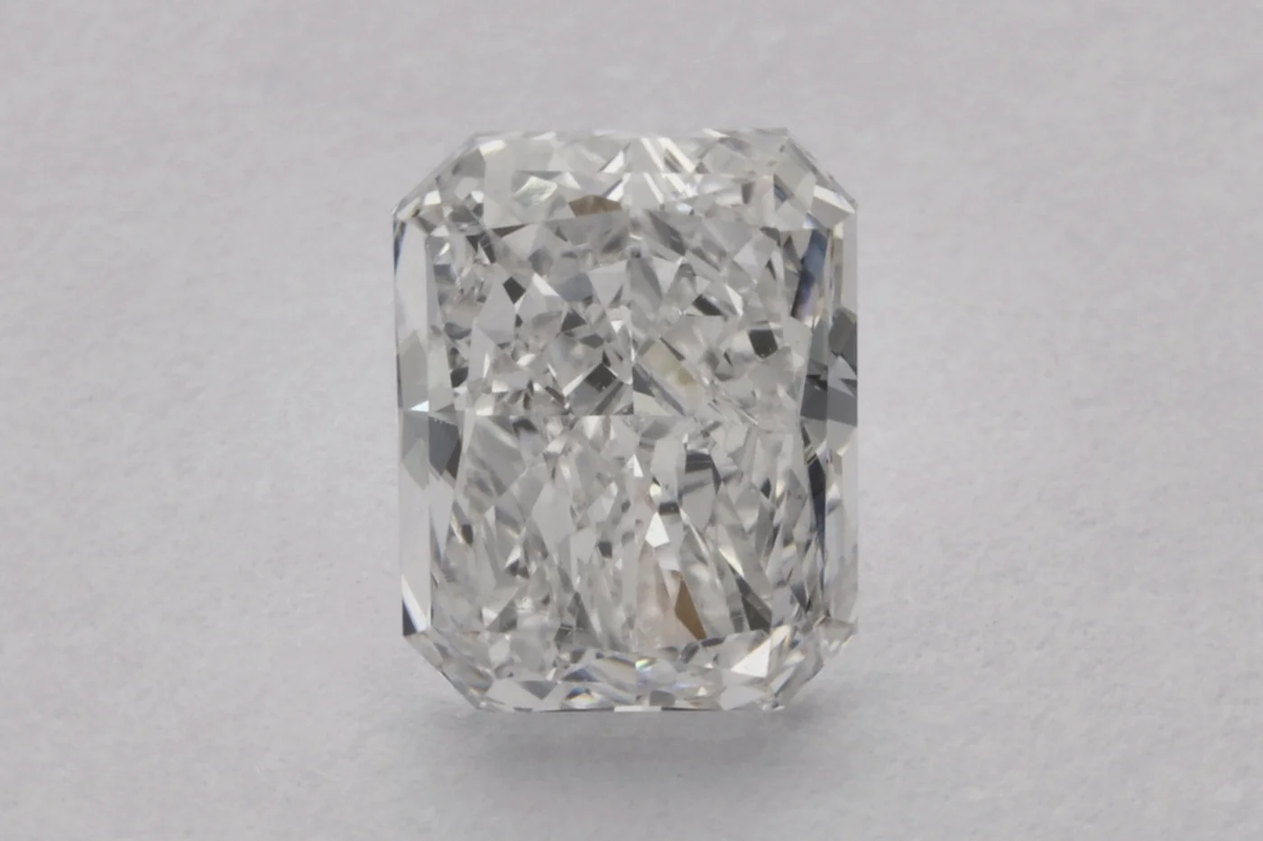 LGD Cut Cornered Rectangular Modified Brilliant 0,88 ct