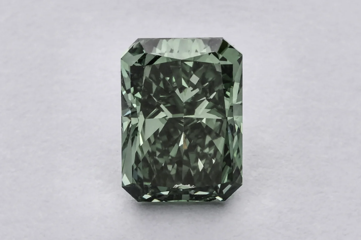 LGD Cut Cornered Rectangular Modified Brilliant 0,88 ct LGD Cut Cornered Rectangular Modified Brilliant 0,88 ct