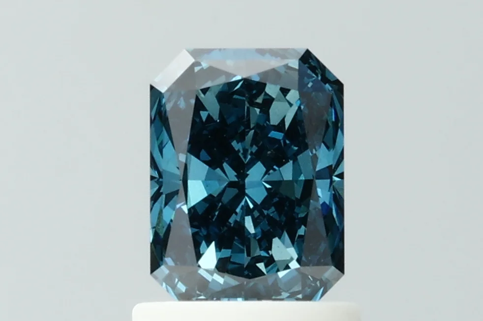 LGD Cut Cornered Rectangular Modified Brilliant 1,00 ct LGD Cut Cornered Rectangular Modified Brilliant 1,00 ct