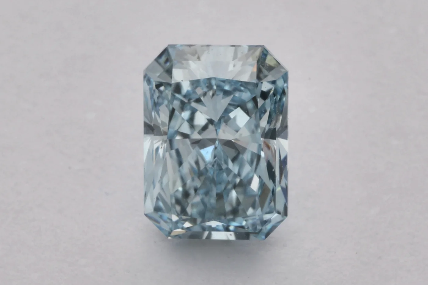 LGD Cut Cornered Rectangular Modified Brilliant 1,06 ct LGD Cut Cornered Rectangular Modified Brilliant 1,06 ct
